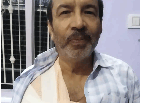 कुत्तों से बचने को दौड़ा व्यक्ति, कंधे की हड्डी टूटी