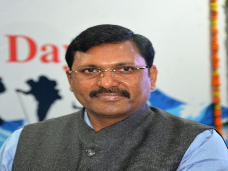 फिर चर्चा में आजम को जेल भिजवाने वाले IAS आंजनेय कुमार, यूपी से होगी विदाई या मिलेगा एक्सटेंशन?