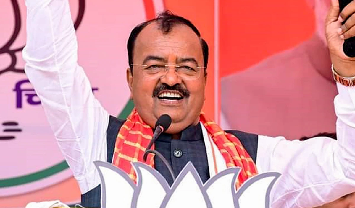 ‘राहुल गांधी की चांदी की चम्मच पर भारी पड़ रही चाय की चम्मच’, केशव प्रसाद मौर्य का कांग्रेस पर तीखा हमला
