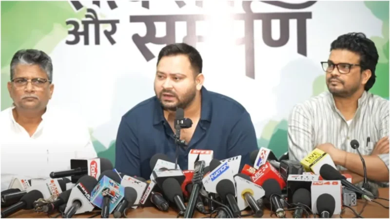 तेजस्वी यादव ने कहा वोटर लिस्ट में मेरा ही नाम नहीं, EC ने कहा उनका दावा है गलत, दिखा दिया लिस्ट