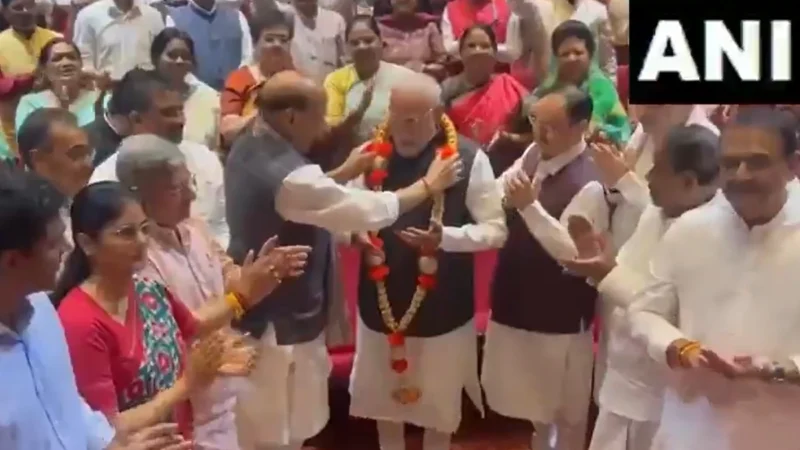 NDA संसदीय दल की बैठक: ऑपरेशन सिंदूर को लेकर पीएम मोदी का हुआ अभिनंदन, पहलगाम में मारे गए लोगों को दी गई श्रद्धांजलि