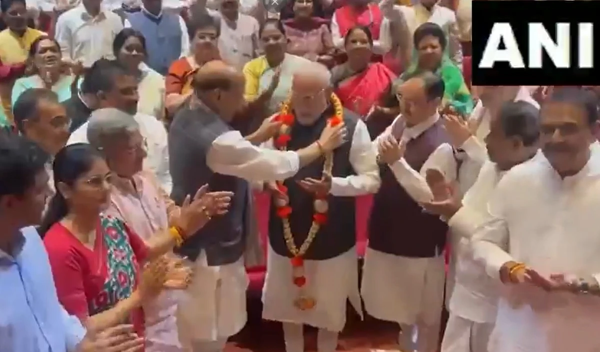 NDA संसदीय दल की बैठक: ऑपरेशन सिंदूर को लेकर पीएम मोदी का हुआ अभिनंदन, पहलगाम में मारे गए लोगों को दी गई श्रद्धांजलि