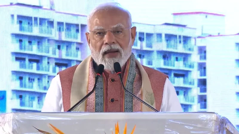 सांसदों के लिए 184 नए फ्लैटों का उद्घाटन, PM Modi बोले- कुछ लोगों को ‘कोसी’ में बिहार चुनाव दिखेगा