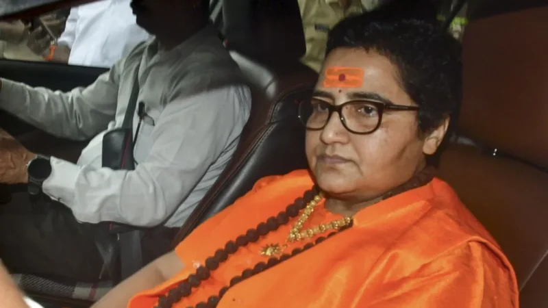 “जांच अधिकारियों ने मुझे प्रताड़ित किया और पीएम मोदी समेत अन्य लोगों का नाम लेने के लिए मजबूर किया”, प्रज्ञा ठाकुर का बड़ा बयान