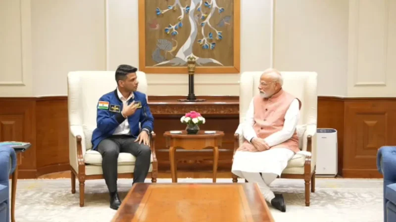 PM मोदी ने अंतरिक्ष यात्री शुभांशु शुक्ला से मुलाकात की