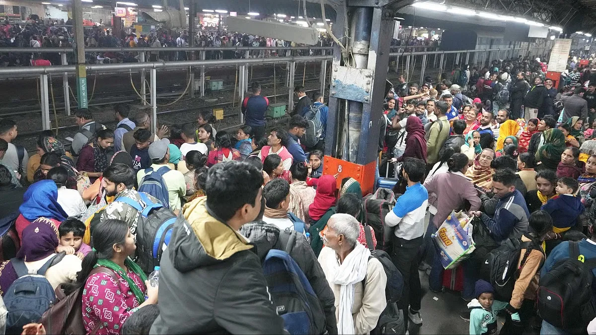 नई दिल्ली रेलवे स्टेशन में क्यों हुई थी भगदड़? सामने आई असली वजह, रेल मंत्री ने संसद में इस रिपोर्ट का दिया हवाला