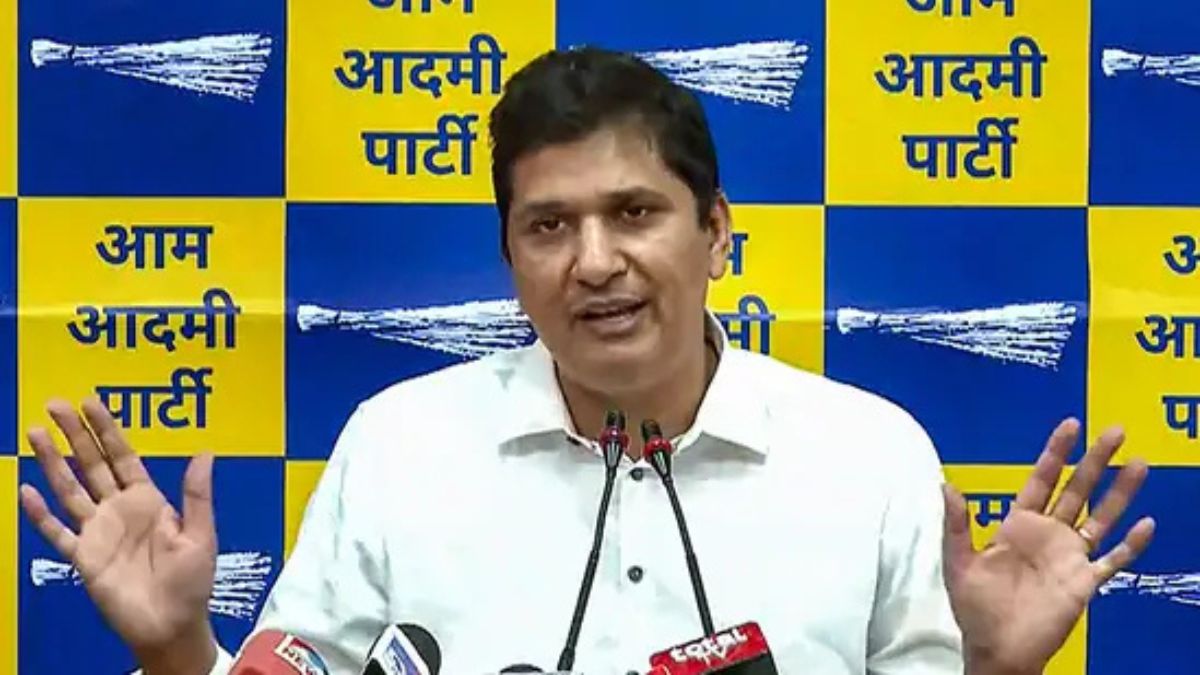 ‘मेरी GK वाली कोठी ढूंढ दो, 25 लाख दूंगा’, गली-गली ये कैसे पर्चे बांट रहे सौरभ भारद्वाज? BJP से मांग रहे मदद