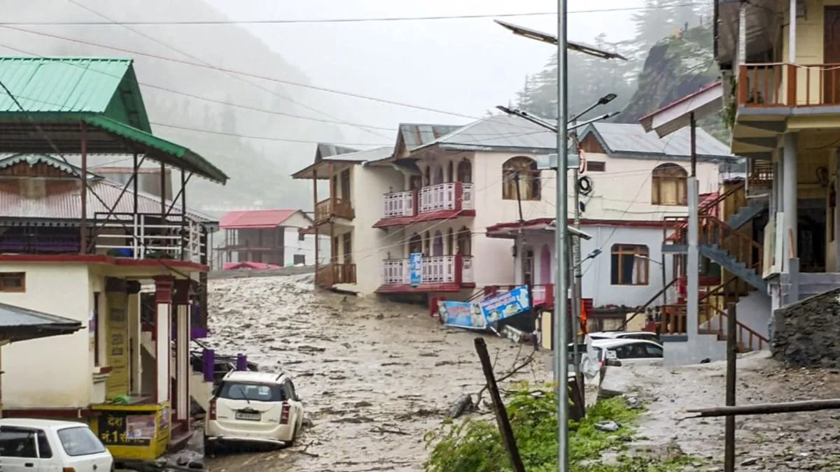 धराली में बादल फटने से मची तबाही, अब तक 10 की मौत, 50 लापता; PM मोदी-अमित शाह भी रेस्क्यू ऑपरेशन पर रखे हैं नजर