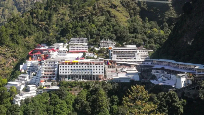 माता वैष्णो देवी मार्ग पर बड़ा हादसा, अर्धकुवारी में लैंडस्लाइड में 5 लोगों की मौत, 14 घायल, यात्रा रोकी गई