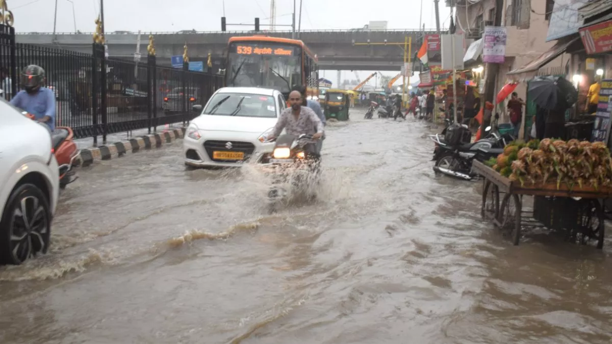 यमुना में उफान से दिल्ली में बाढ़ का खतरा, गुरुग्राम में वर्क फ्रॉम होम की एडवाइजरी जारी