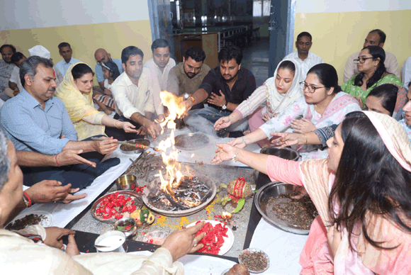 शोभित विश्वविद्यालय गंगोह में कुलाधिपति श्री कुंवर शेखर विजेंद्र जी के जन्मदिवस के अवसर पर कार्यक्रम का आयोजन