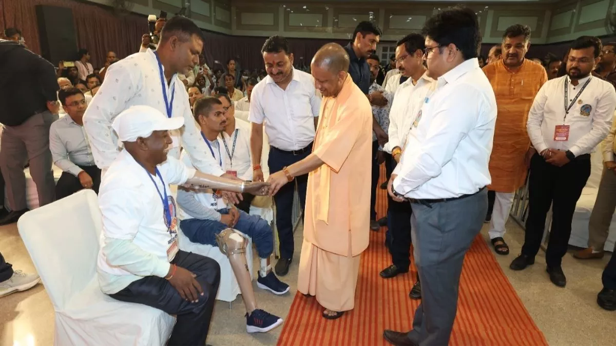 सीएम योगी बोले- दिव्यांगजनों को ईश्वर ने दिए अनेक गुण, कई बार मनवाया प्रतिभा का लोहा
