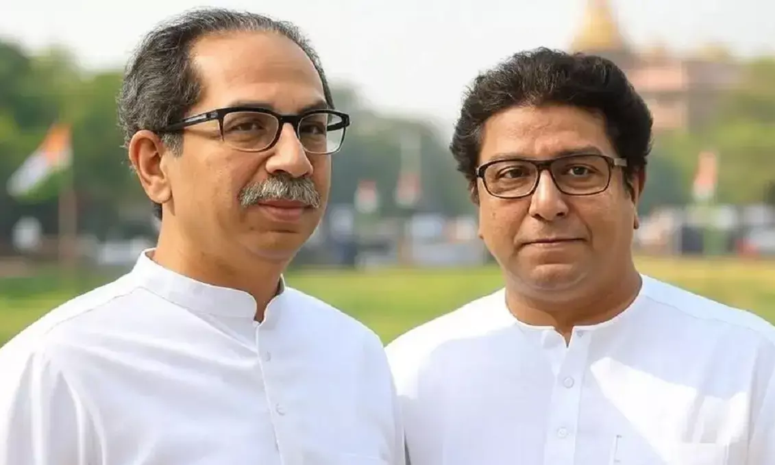 एक बार फिर भाई राज ठाकरे से मिलने पहुंचे उद्धव ठाकरे, कांग्रेस के सवाल पर होगी बात?