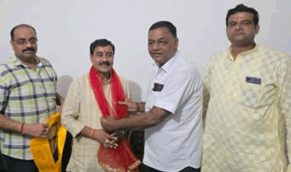 हरदोई के विधायक आशीष सिंह ने किए मां शाकम्भरी देवी के दर्शन