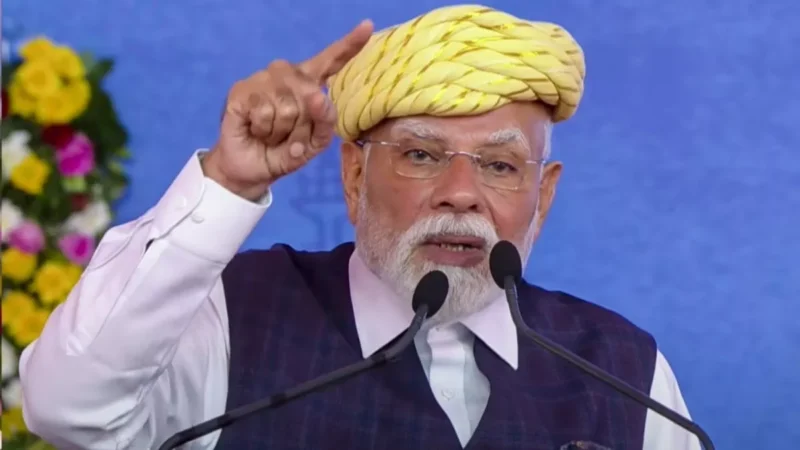 भावनगर में पीएम मोदी बोले, ‘हमारा सबसे बड़ा दुश्मन दूसरे देशों पर निर्भरता, आत्मनिर्भर भारत 100 दुखों की एक दवा है’