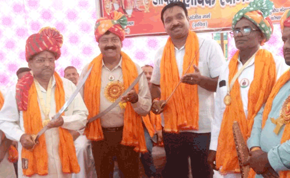 धूमधाम से निकाली महाराजा अग्रसैन की शोभायात्रा