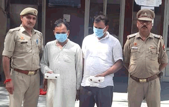 पुलिस ने किया चोरी की घटना का खुलासा, दो लाख रूपए की नगदी समेत दो शातिर चोर किए गिरफ्तार