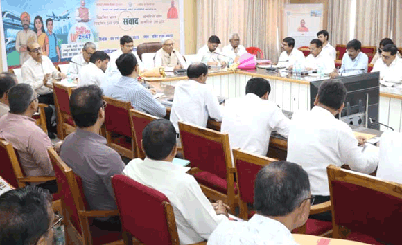 अधिकारी बेहतर आचरण एवं सकारात्मक सोच से आने वाली जनरेशन के लिए शानदार लेआउट बनाकर जाएं: जिलाधिकारी