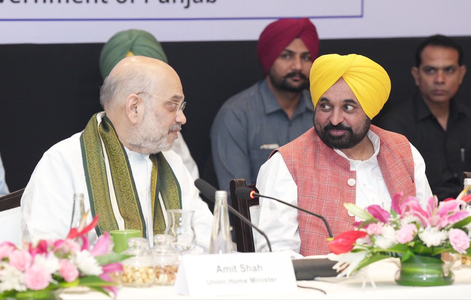 गृह मंत्री अमित शाह ने पंजाब के CM भगवंत मान से फोन पर की बात, कहा- हर मदद के लिए हैं तैयार