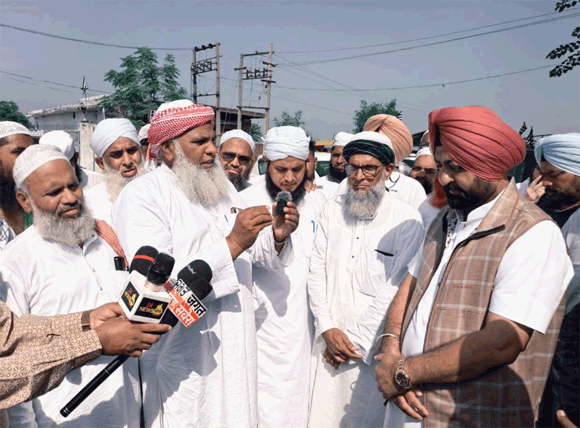 जमीयत उलमा-ए-हिंद ने भेजी 50 लाख की राहत सामग्री, 30 ट्रक रवाना पंजाब के बाढ़ प्रभावित जिलों को
