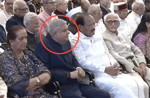 सीपी राधाकृष्णन ने ली उपराष्ट्रपति पद की शपथ, इस्तीफे के बाद पहली बार नजर आए जगदीप धनखड़