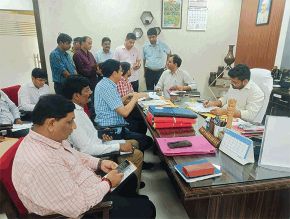 सीडीओ की अध्यक्षता में समर्थ उत्तर प्रदेश 2047 अभियान के अन्तर्गत एक विजन डाक्यूमेंट के निर्माण किए जाने के संबंध में हुई बैठक