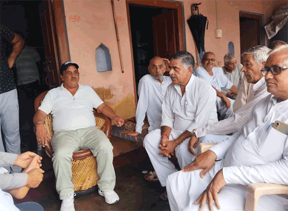 रविंद्र त्यागी को स्कोप ऐमनेंस अवार्ड मिलने पर अघ्याना मे बांटी गयी मिठायी