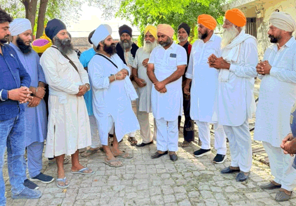 देवबंद का पनियाली गुरूद्वारा देगा पंजाब गांव के 60 बच्चों की एक साल की फीस व 800 एकड़ फसल के लिए डीजल व खाद