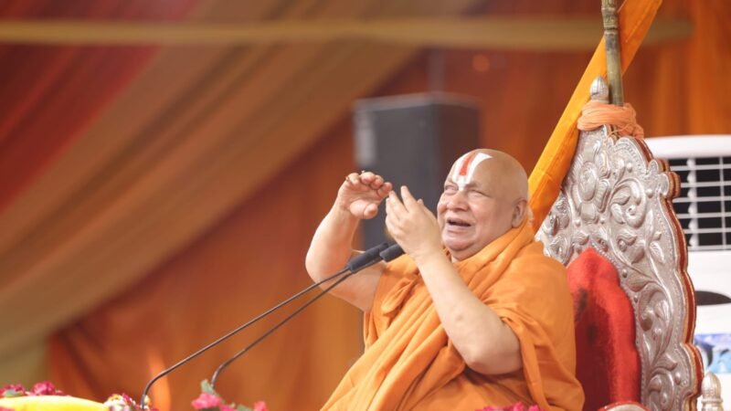 रामभद्राचार्य के खिलाफ सोशल मीडिया से हटाएं जाएं आपत्तिजनक वीडियो, हाईकोर्ट का सख्त आदेश