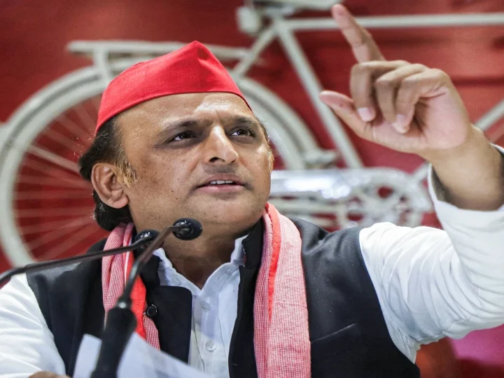 ममता बनर्जी ने लगाया पीटने का आरोप, अखिलेश यादव बोले, ‘सब जानते हैं क्या हुआ है…’