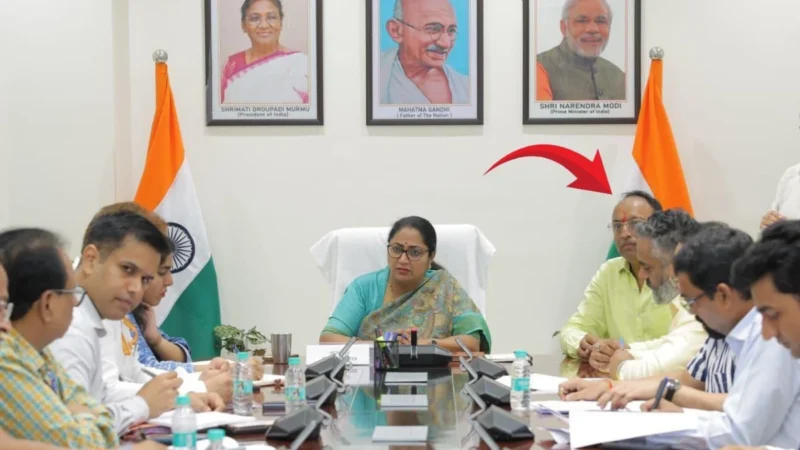 CM के पति सरकारी मीटिंग में, AAP का हमला- दिल्ली बनी ‘फुलेरा पंचायत’, सुपर CM चला रहे राज! BJP का पलटवार