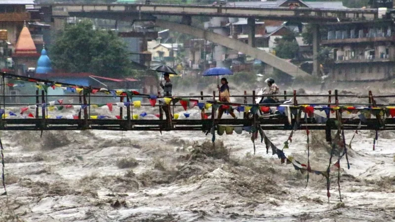 उत्तर भारत में कहर बरसा रहा है मॉनसून, कई राज्यों में बारिश ने मचाई भारी तबाही, डरावने हैं आंकड़े