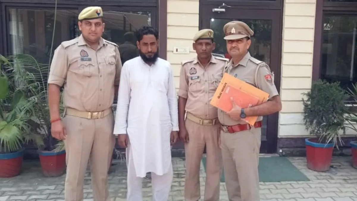 मस्जिद में नमाज पढ़ाने वाले मौलाना ने सफाई करने वाली लड़की के साथ रेप किया, प्रेग्नेंट होने पर खुला भेद