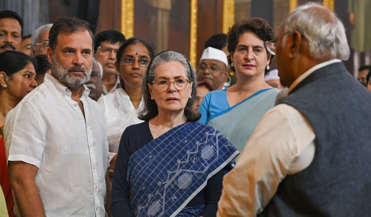 फलस्तीन पर मोदी सरकार की चुप्पी ‘मानवता-नैतिकता का परित्याग’: सोनिया गांधी का तीखा हमला