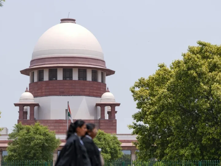वक्त कानून पर SC का आया फैसला, कानून के एक प्रावधान पर रोक लगाई, कहा- पूरे कानून पर स्टे का कोई आधार नहीं