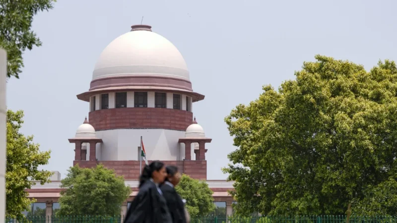 वक्त कानून पर SC का आया फैसला, कानून के एक प्रावधान पर रोक लगाई, कहा- पूरे कानून पर स्टे का कोई आधार नहीं