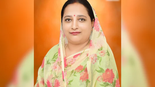‘बच्चियों को डराना सपा के डीएनए में…’ लखनऊ में घर के बाहर सपा के हंगामे पर बोलीं BJP विधायक केतकी सिंह