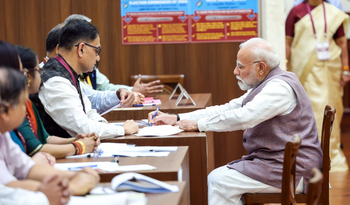 वैचारिक लड़ाई या NDA की एकतरफा जीत? संसद में दिग्गजों ने डाला वोट