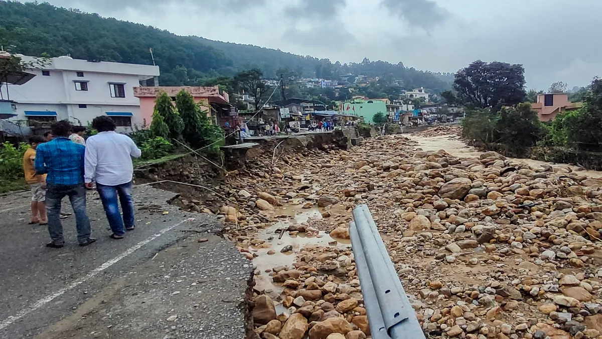 उत्तराखंड में पांच दिनों तक भारी बारिश का अलर्ट जारी, जल प्रलय ने मचाई बड़ी तबाही
