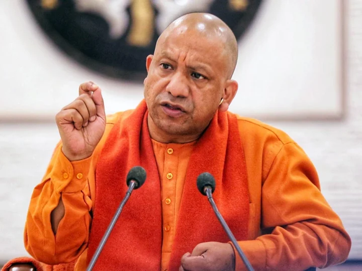 ‘होली पर आपत्तिजनक गाने न चलाएं, ना किसी को जबरन रंग न लगाएं’, बोले- CM योगी आदित्यनाथ