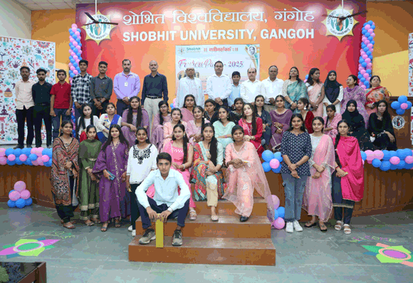 शोभित विश्वविद्यालय गंगोह के स्कूल ऑफ़ बेसिक एप्लाइड साइंसेज व स्कूल ऑफ़ इंजीनियरिंग एंड टेक्नोलॉजी विभाग में नुक्कड़ नाटक व गीत से यादगार बनी फ्रेशर पार्टी