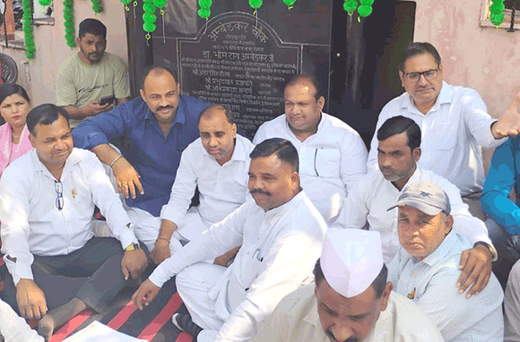दलितों के कंधों पर लगे लगाम: मुनीश सहगल