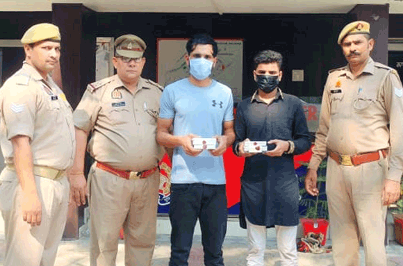 मंडी पुलिस ने दो नशा तस्कर किए गिरफ्तार, 332 ग्राम अवैध चरस व 5930 रूपए की नगदी बरामद