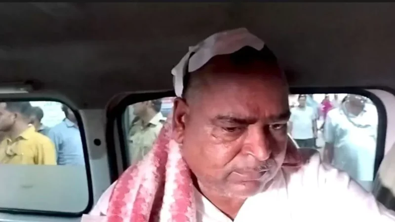 गायत्री प्रजापति पर हमले को लेकर अखिलेश यादव ने योगी सरकार पर उठाए सवाल, जानें- अब तक क्या-क्या हुआ?