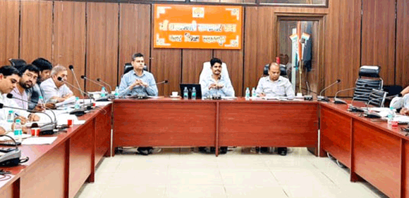 यूपीपीसीएल की लापरवाही पर सीईओ ने जतायी नाराजगी