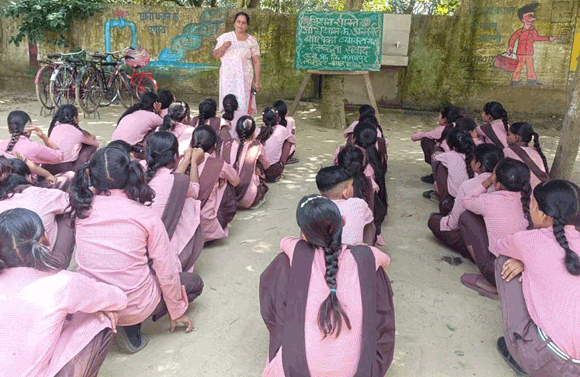 बालिका व्यक्तिगत स्वच्छता संवाद कार्यक्रम आयोजित