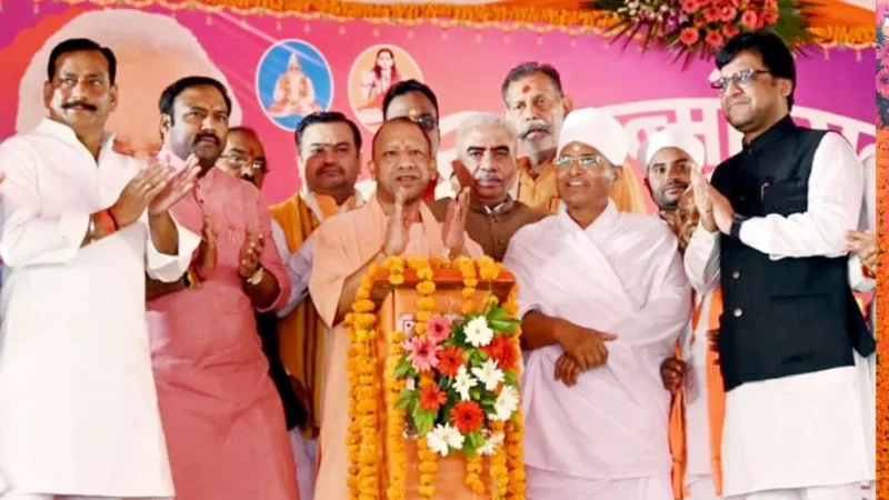 अब ‘कबीरधाम’ नाम से जाना जाएगा लखीमपुर का ‘मुस्तफाबाद’, CM योगी बोले- सेक्युलरिज्म के नाम पर पहचान मिटाने का दौर खत्म