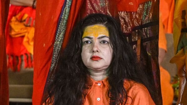 दाऊद इब्राहिम का बचाव करने वाले बयान पर ममता कुलकर्णी की सफाई- ‘मैं विक्की गोस्वामी की बात कर रही थी’