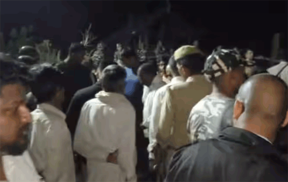 बहराइच में दर्दनाक हादसा, गेरुआ नदी में ग्रामीणों से भरी नाव पलटी, 8 लोग लापता, 13 को बचाया गया