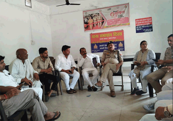 मंदिर तोडफेाड मामले में गामीणो ने सीओ से मिलकर जताया आक्रेाश